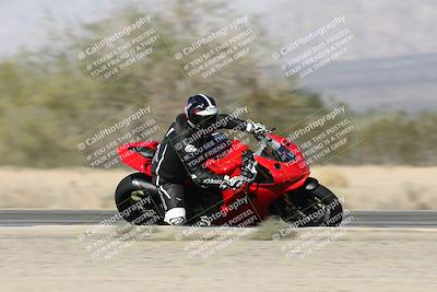 media/Dec-01-2025-Moto Forza (Mon) [[2daa91e15f]]/2-Intermediate Group/Session 3 (Turn 7 Inside Pans)/